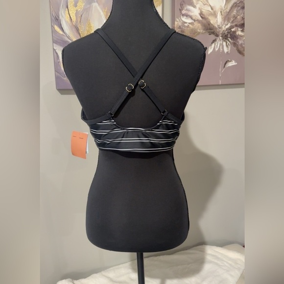 NWT Shade & Shore Black and White Bikini Top - Picture 3 of 3